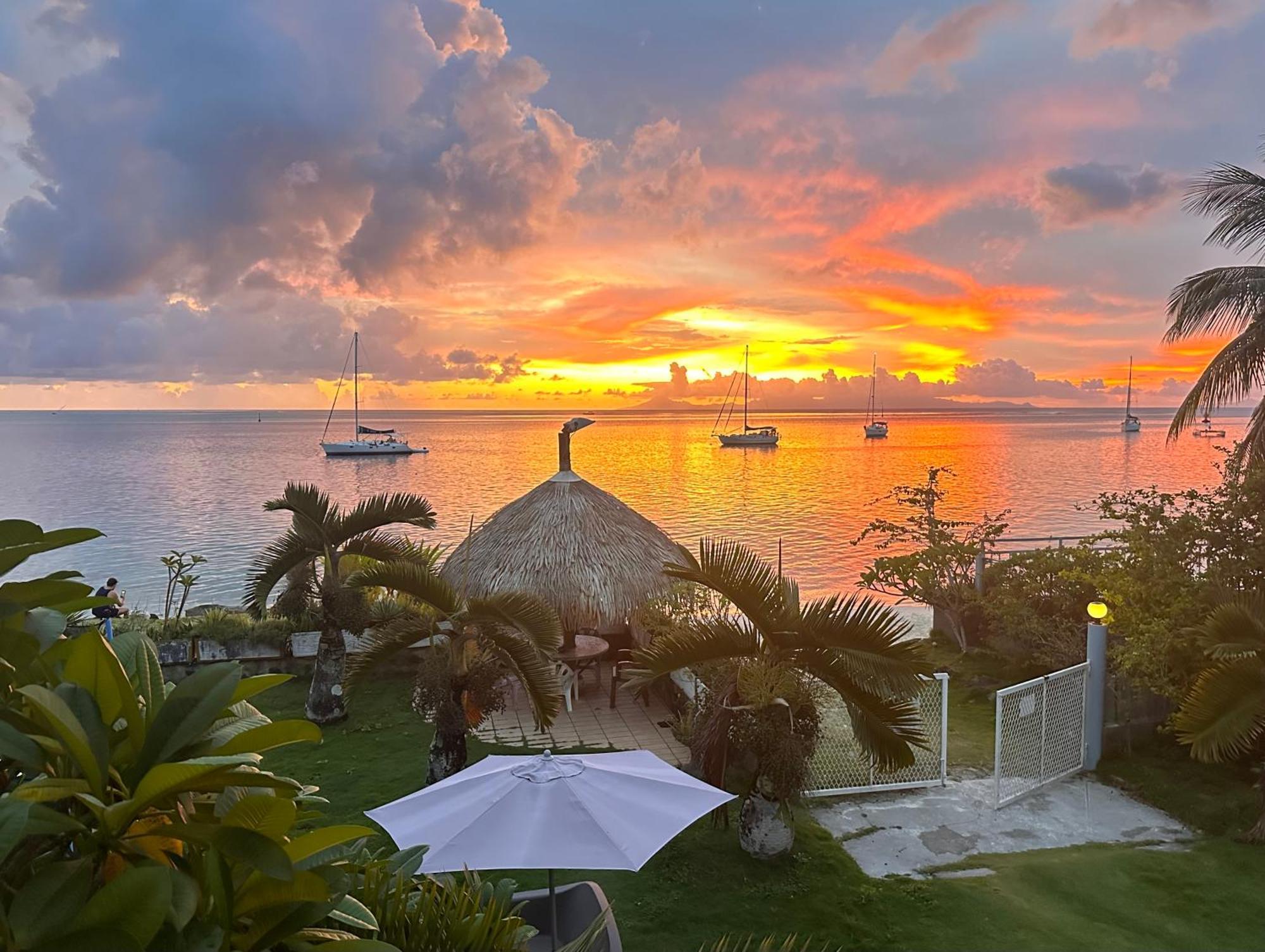 Meri Lodge Huahine Fare Extérieur photo